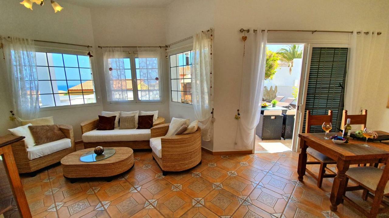 Ferienhaus Casa Blanca - Tarajalejo - Glasfaserinternet - Meerblick Kültér fotó